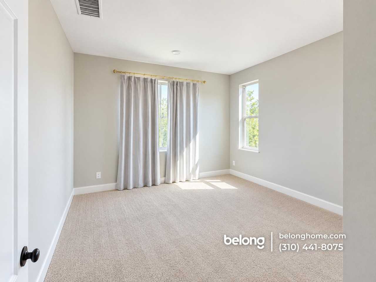 2613 E Clara Ln - Photo 3 of 13