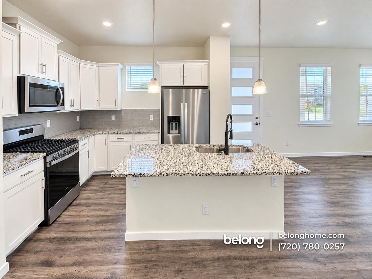 21891 E 7th Ave - Photo 5 of 11