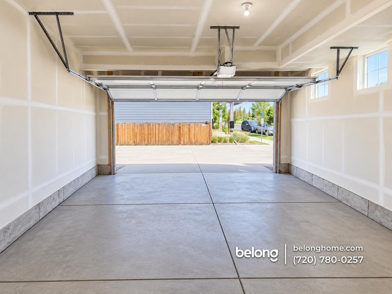 21891 E 7th Ave - Photo 6 of 11
