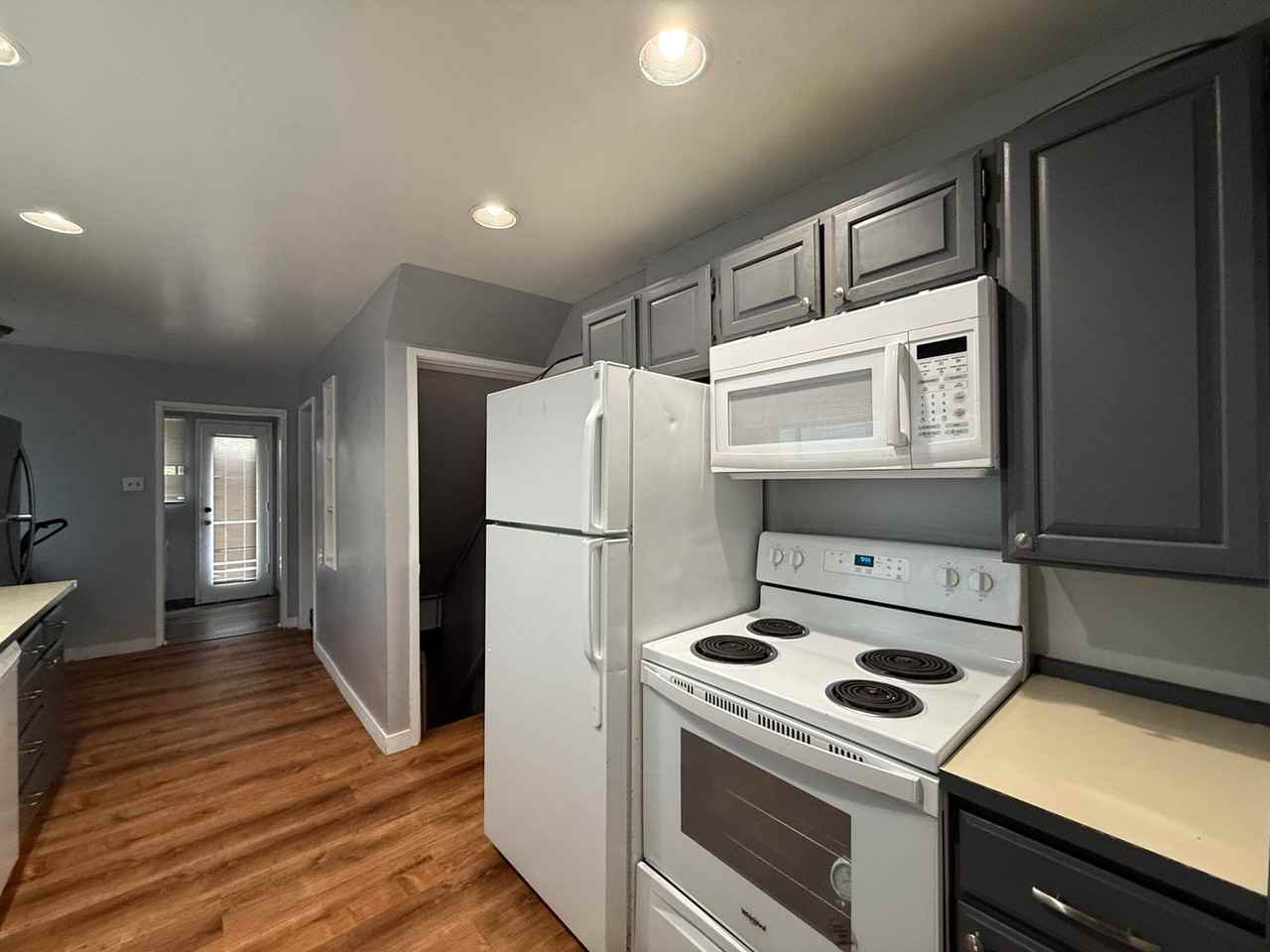 5745 25th Ave Ne - Photo 5 of 8