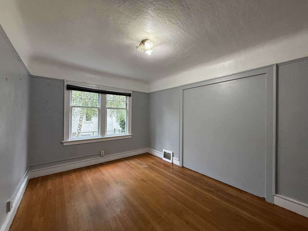 5745 25th Ave Ne - Photo 6 of 8