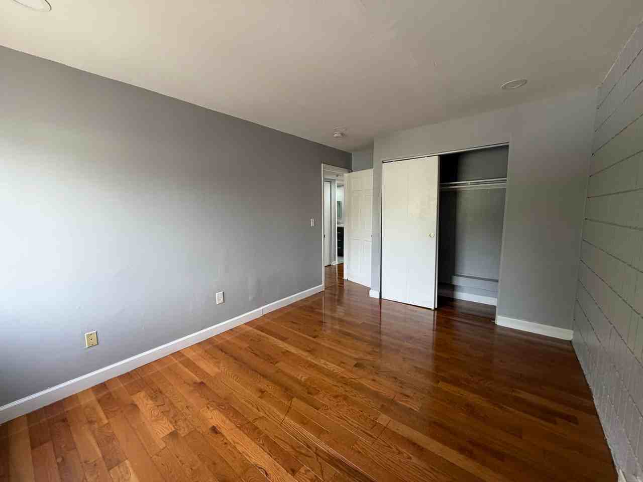 76 sherman - Photo 3 of 25