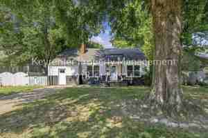 featured image of 217 E 33rd Pl