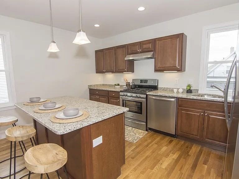 79 Thurston St #2 - Photo 4 of 14