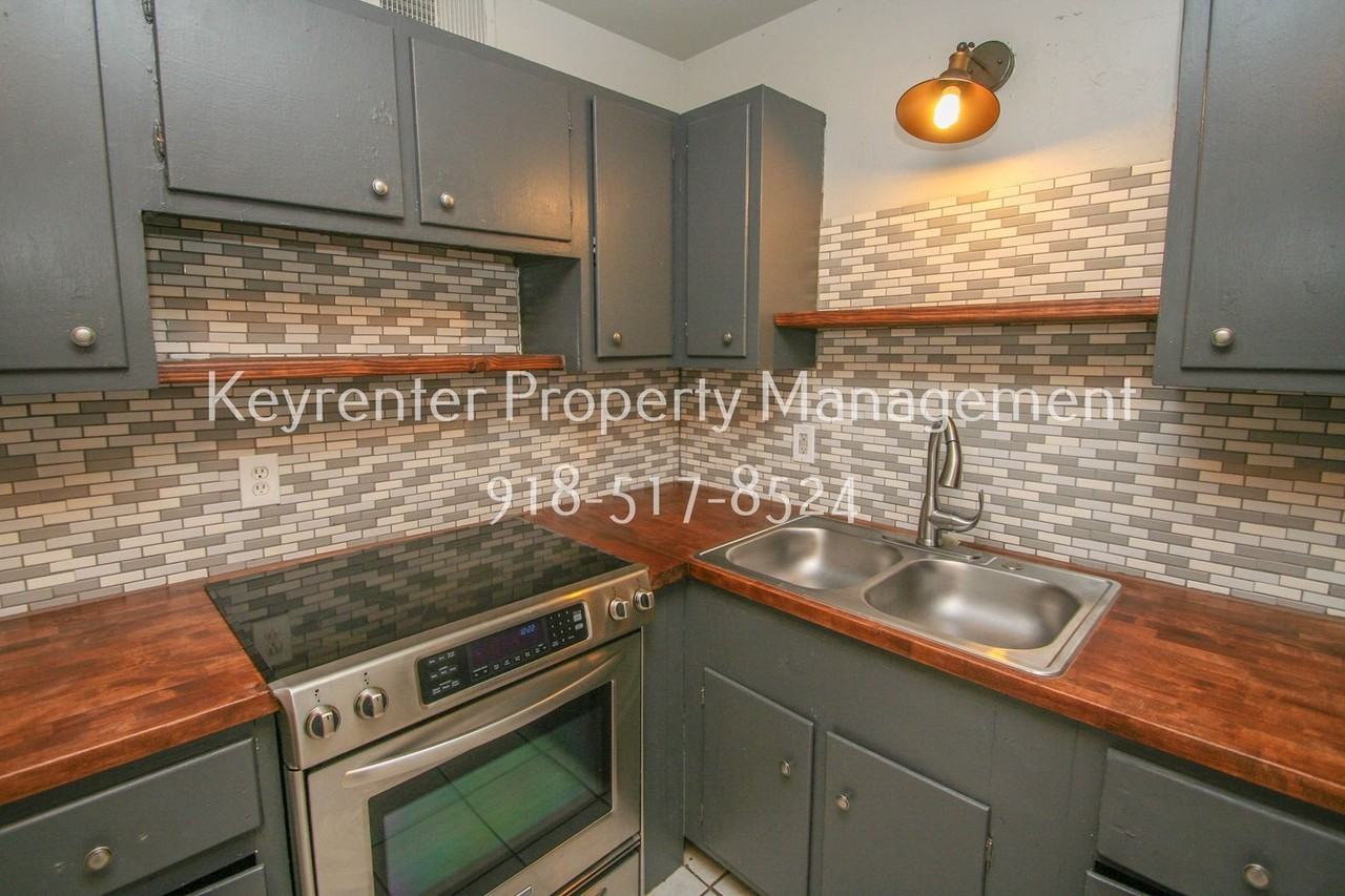 1310 N Irvington Ave Apt B - Photo 7 of 13