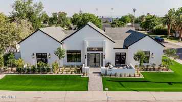 featured image of 3301 E Elm St