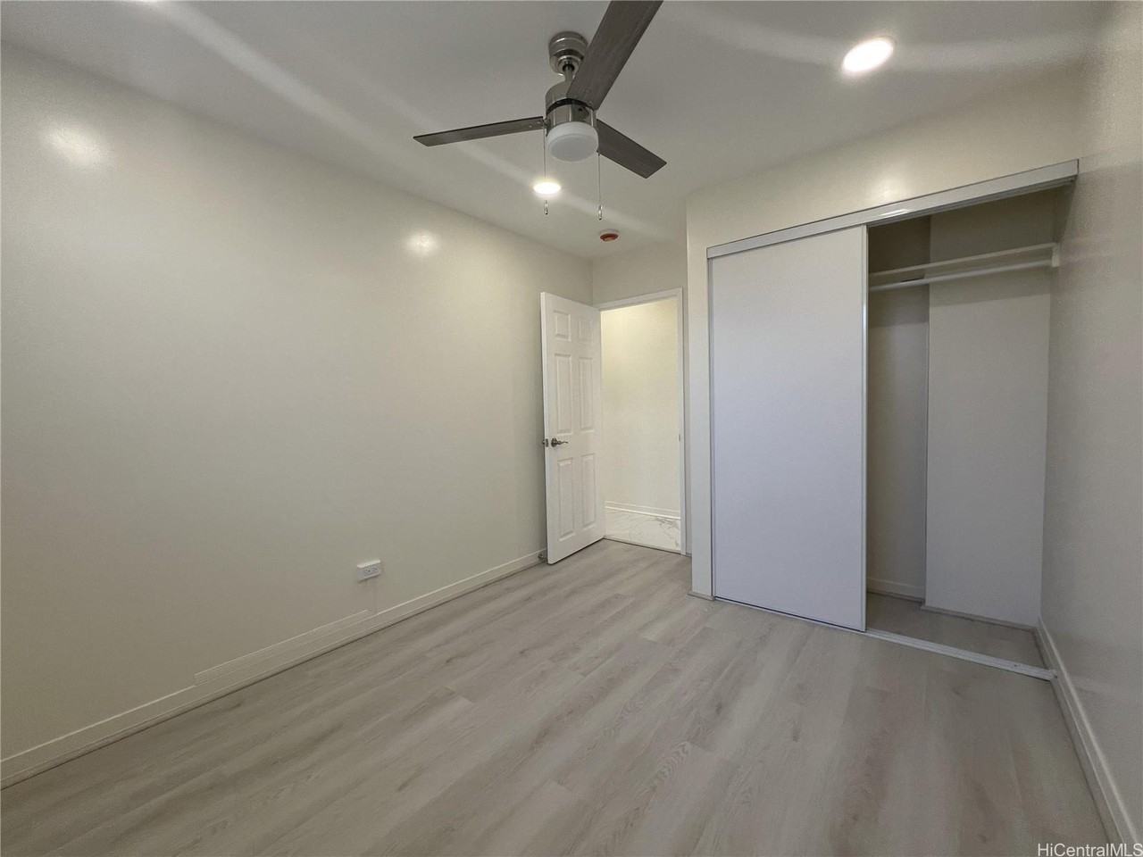 2904 Kaimuki Ave #A - Photo 5 of 17