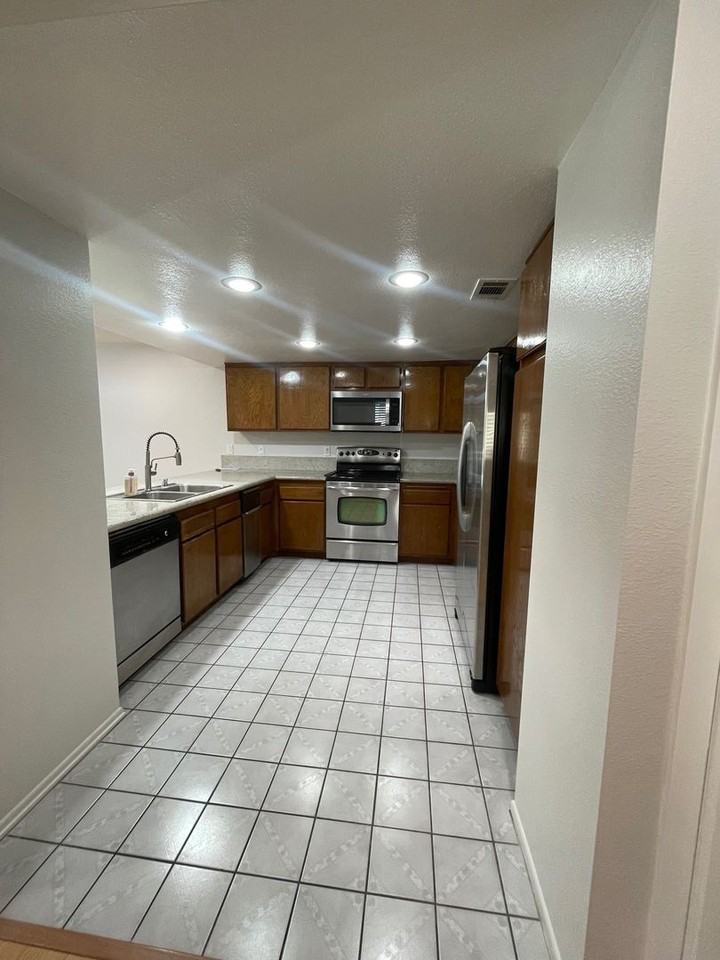 16615 Bloomfield Ave #6 - Photo 5 of 18