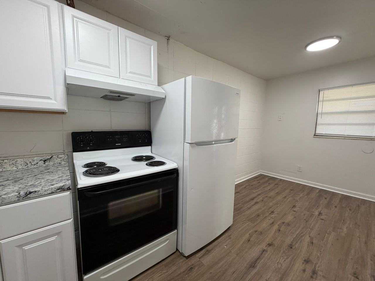 1040 Bert Rd - Photo 4 of 11
