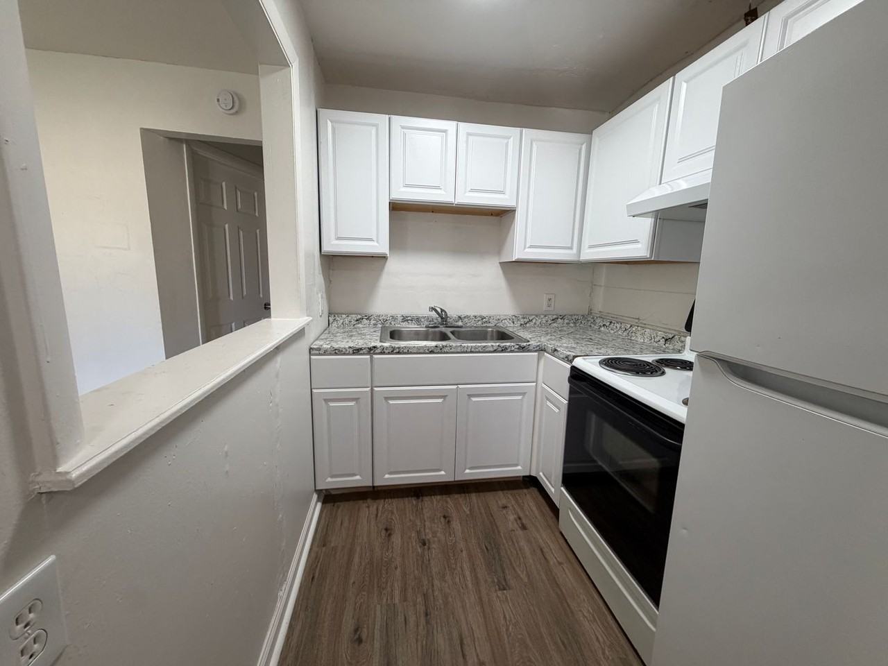 1040 Bert Rd - Photo 6 of 11
