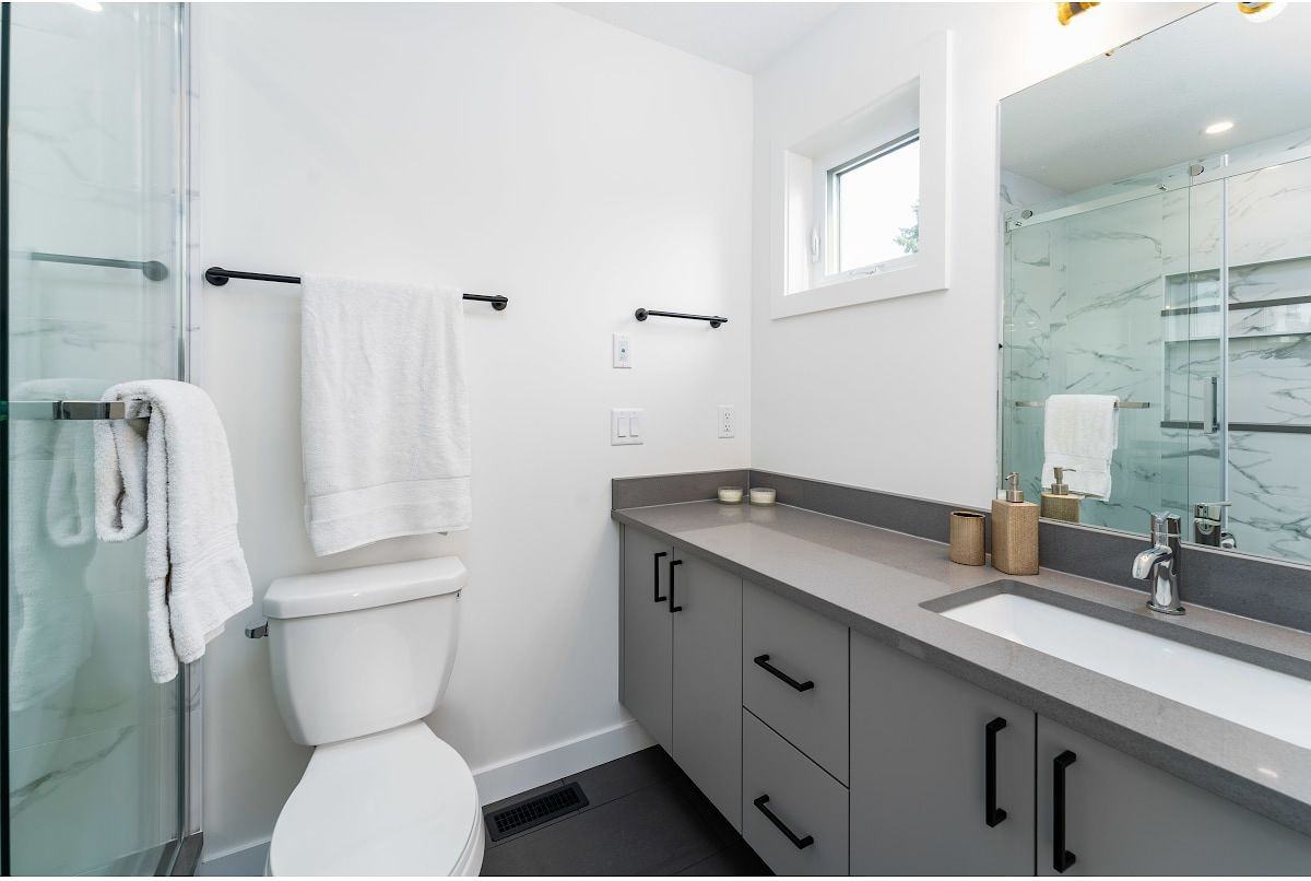 10121 116 Ave Nw - Photo 5 of 7