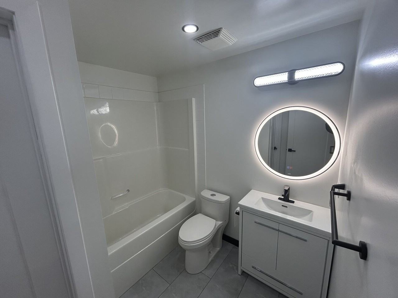 8050 Cougar Ridge Ave Sw - Photo 3 of 7