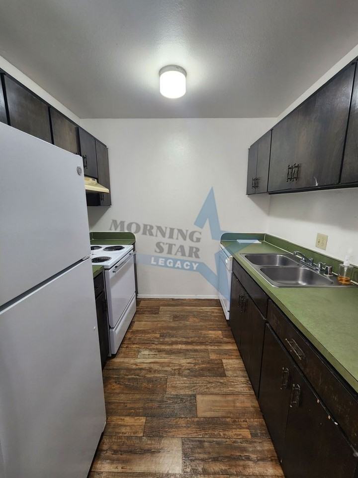 Puerta Del Sol Apartments - Photo 4 of 22