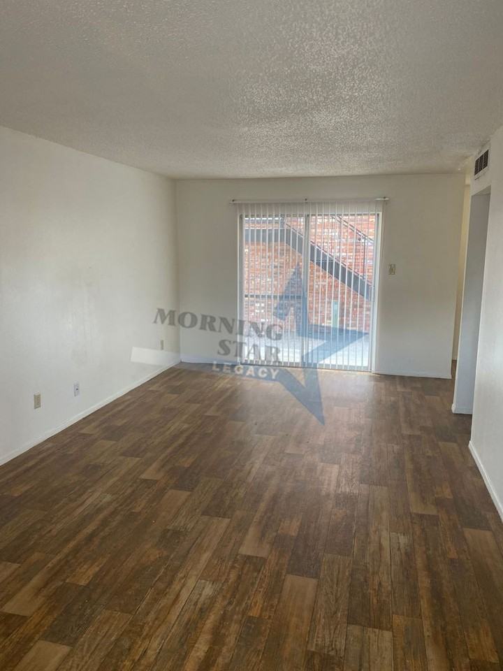 Puerta Del Sol Apartments - Photo 5 of 22