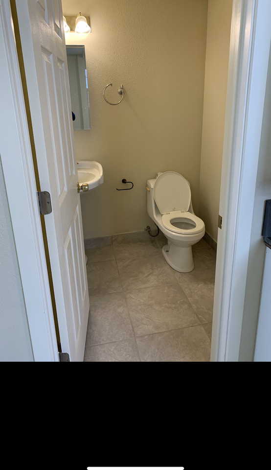 410 W Arlington St #1 - Photo 3 of 4