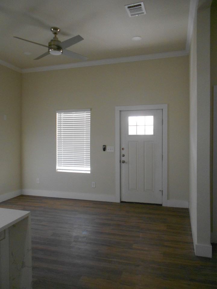 1113 Burleson #NA - Photo 3 of 24