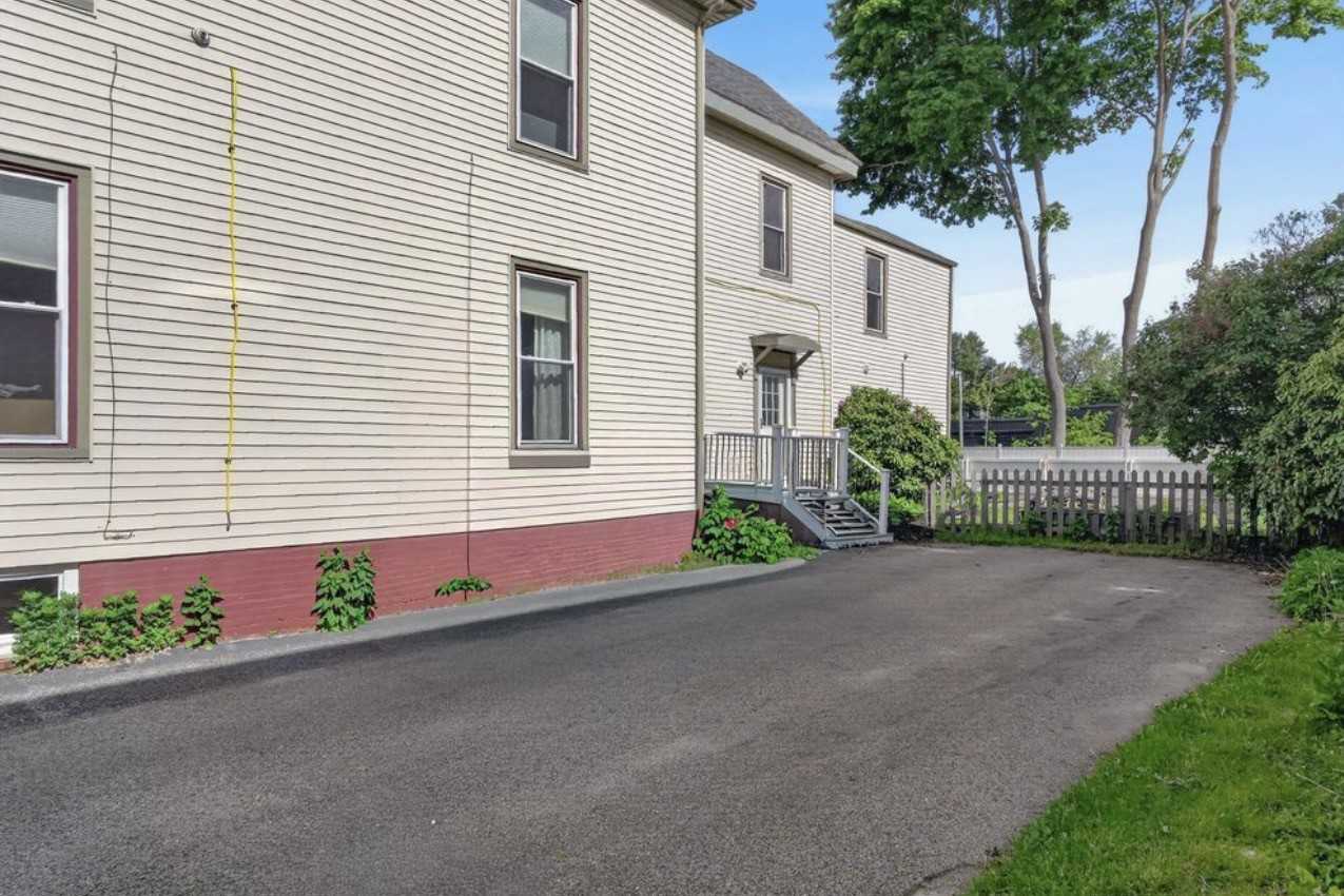 115 Woodford St - Photo 7 of 8