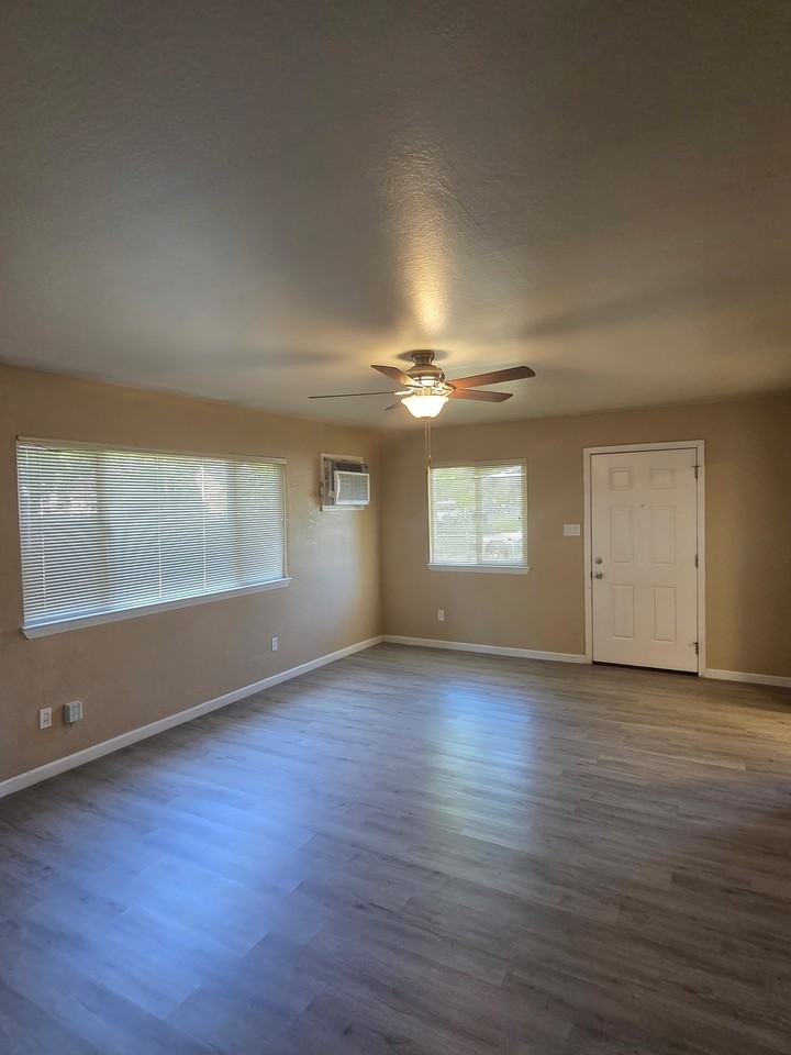 3941 53rd St #NA - Photo 4 of 12