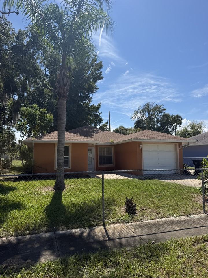 713 Ellen St #NA - Photo 3 of 20
