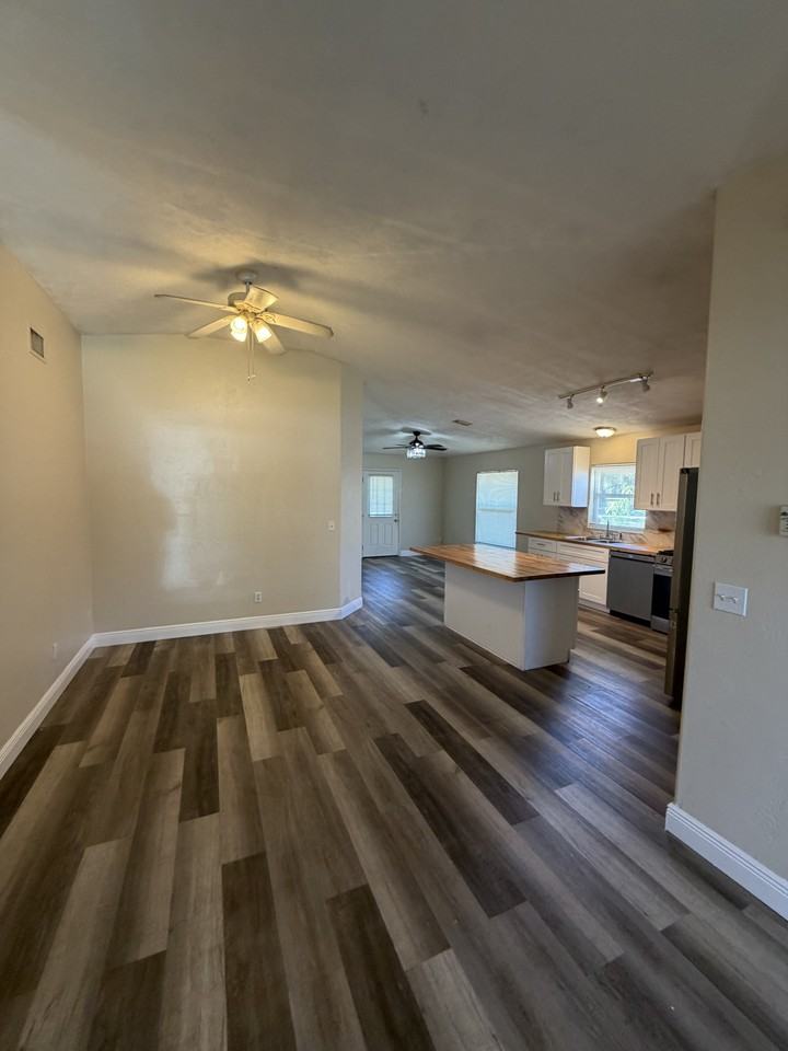 713 Ellen St #NA - Photo 5 of 20