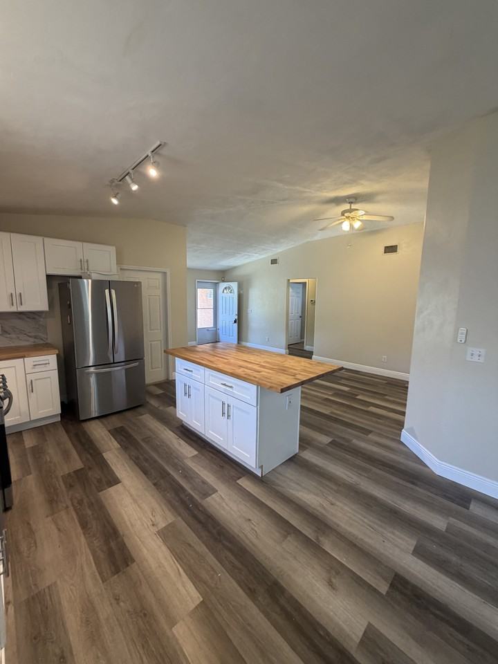 713 Ellen St #NA - Photo 7 of 20