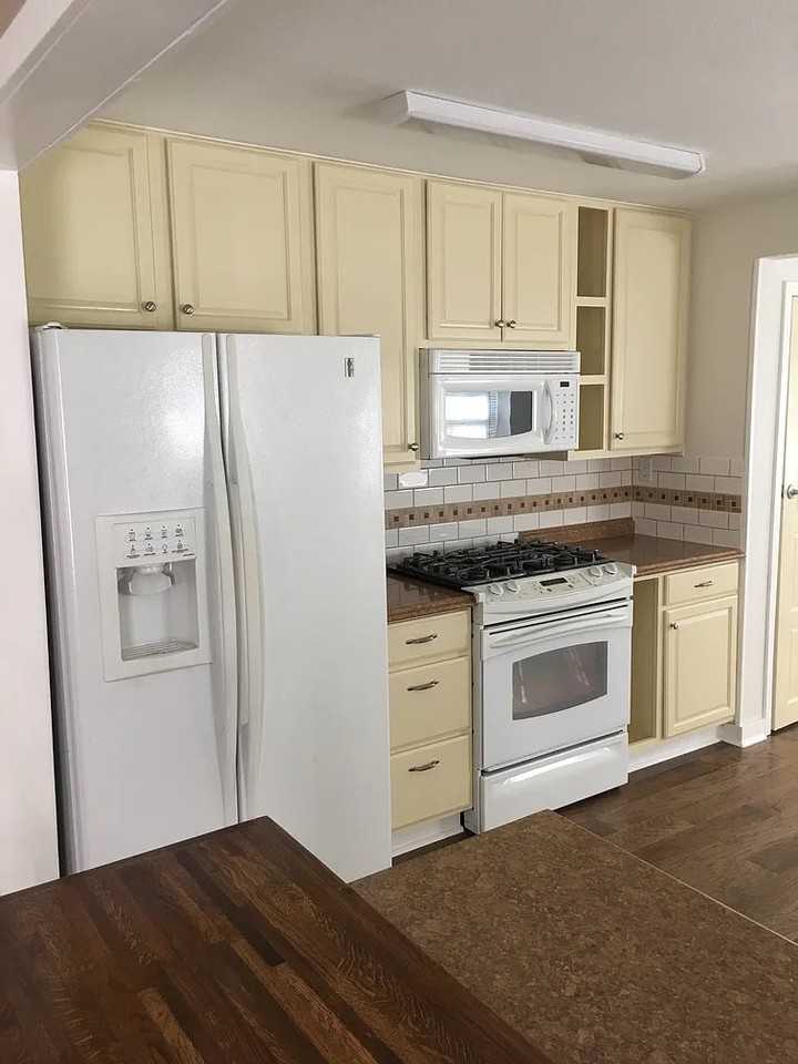 307 W 11th St #NA - Photo 3 of 11