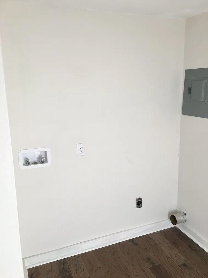 307 W 11th St #NA - Photo 6 of 11