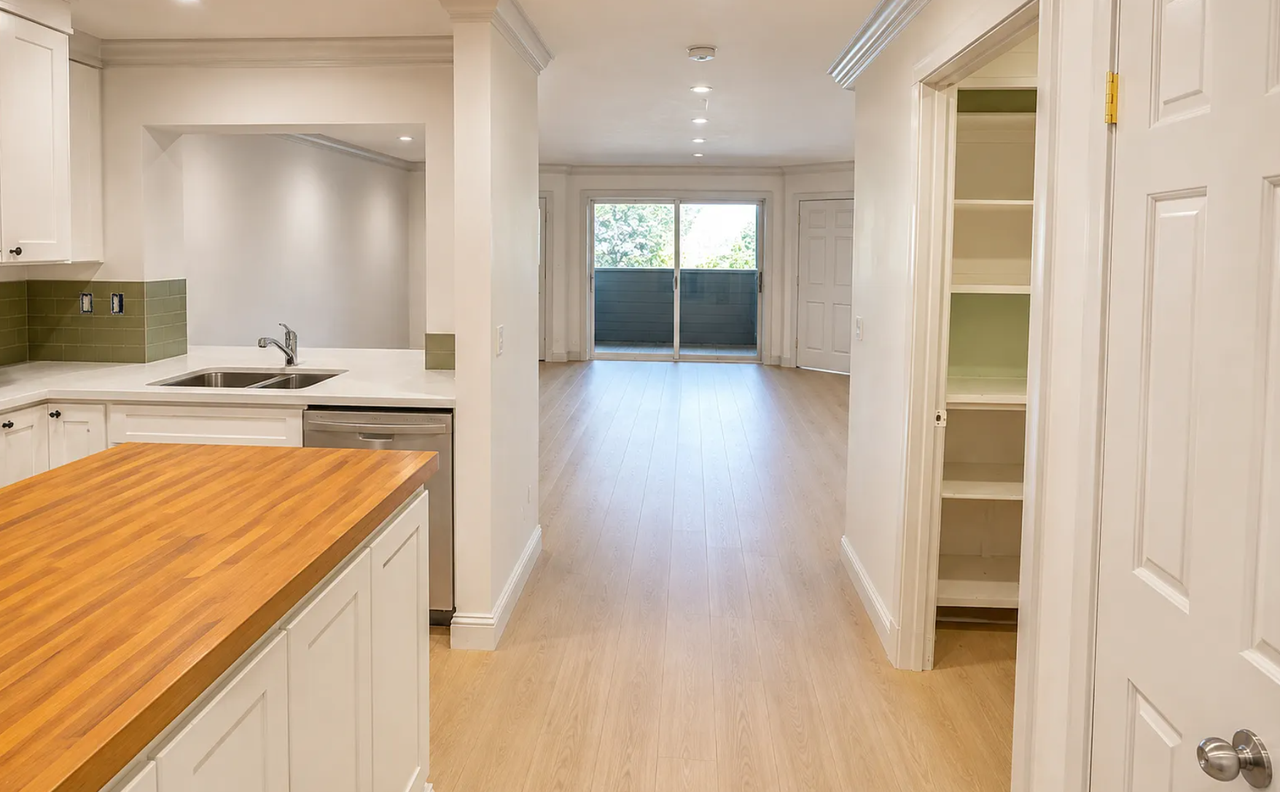 8860 Villa La Jolla Dr #110 - Photo 2 of 26