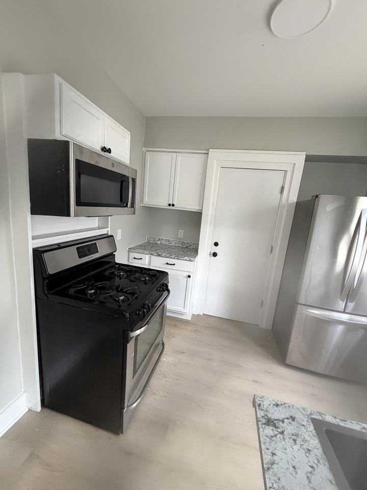 4081 W Euclid St #2 - Photo 3 of 11