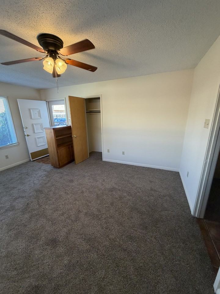 3811 51st St #B - Photo 2 of 11
