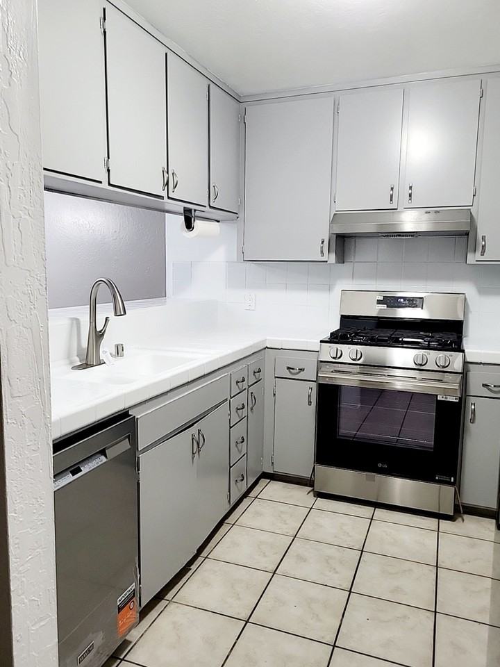 7000 N Half Moon Dr #D - Photo 2 of 14