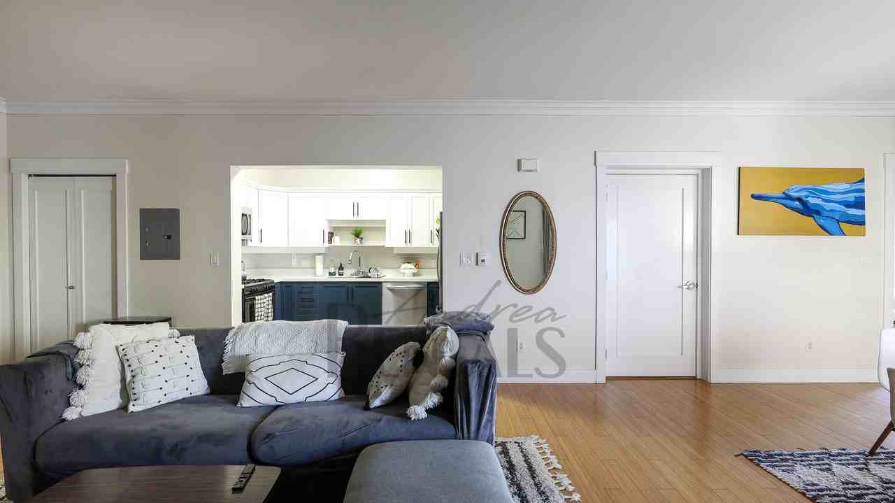 574 48th St #202 - Photo 4 of 17