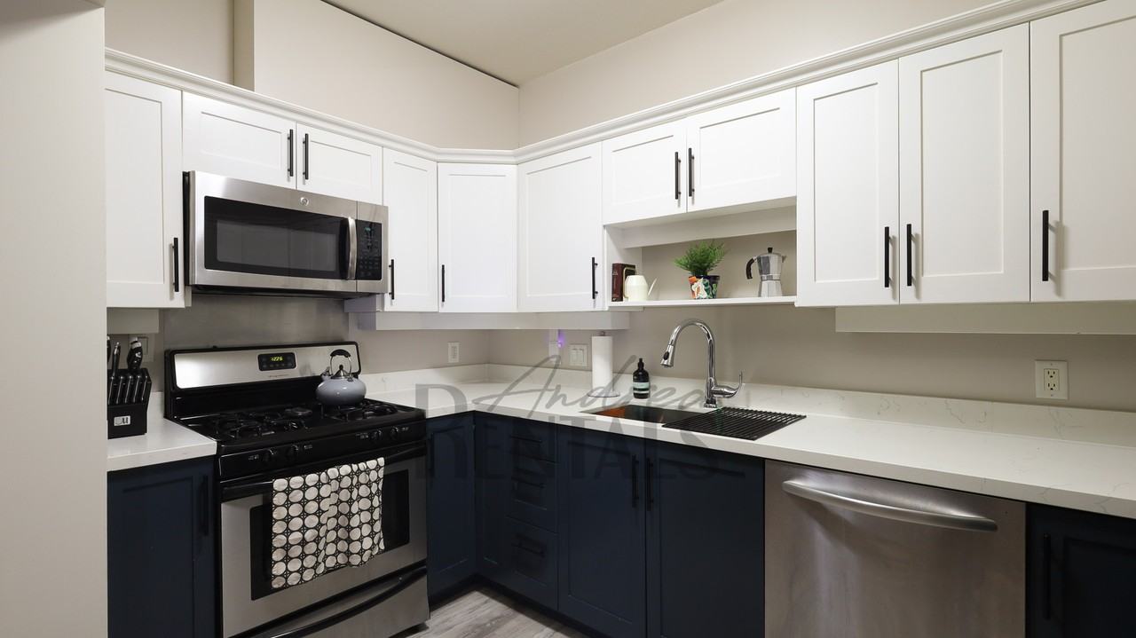 574 48th St #202 - Photo 7 of 17