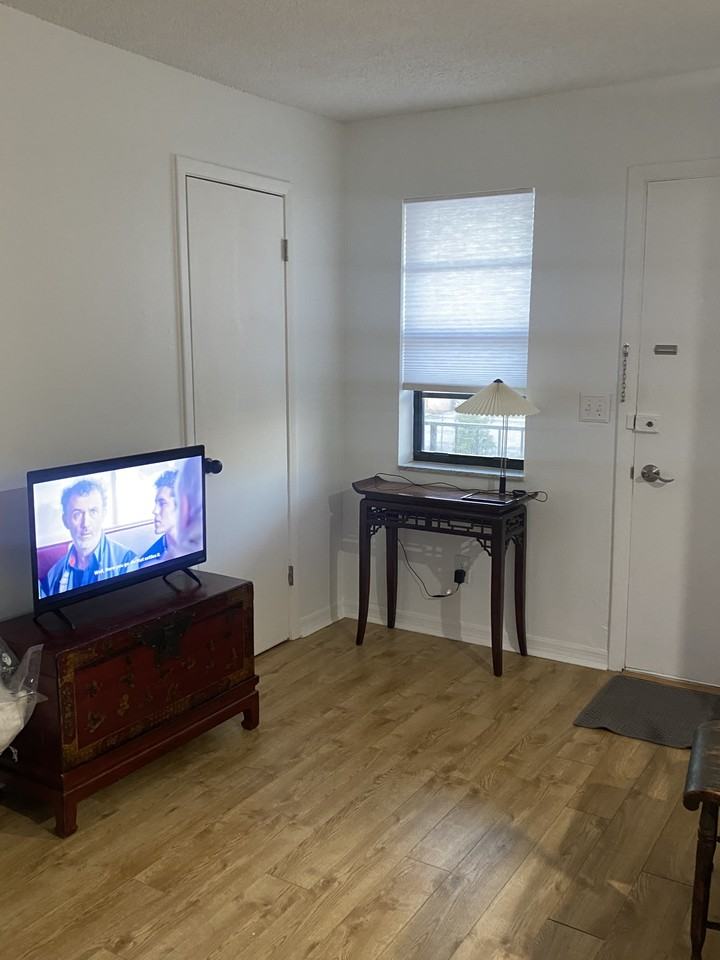 1061 Se Monterey Rd #NA - Photo 4 of 5