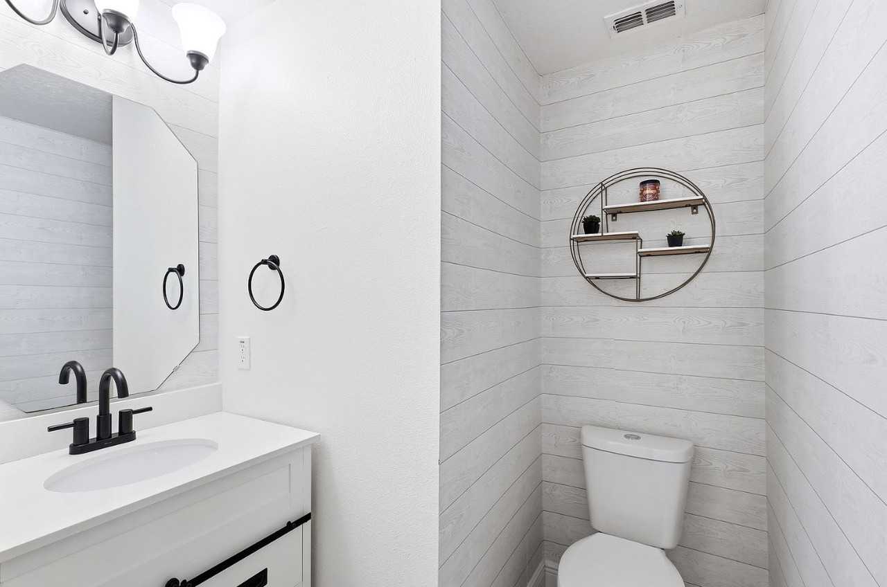 609 Rhodes Dr #NA - Photo 3 of 31