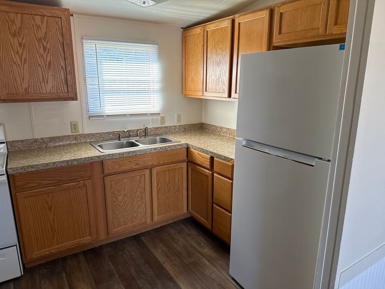 1517 Arizona Dr - Photo 3 of 11