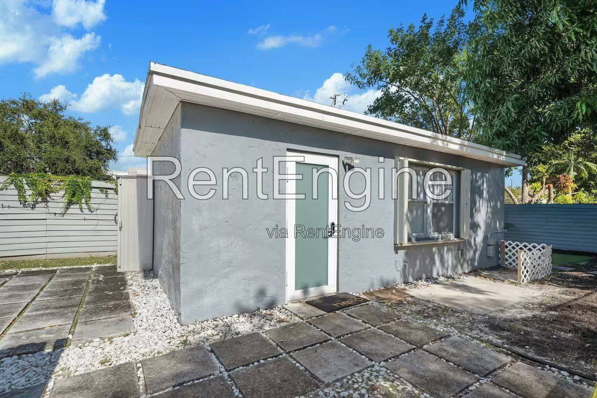 1636 1636 NW 6th Ave - Photo 2 of 18