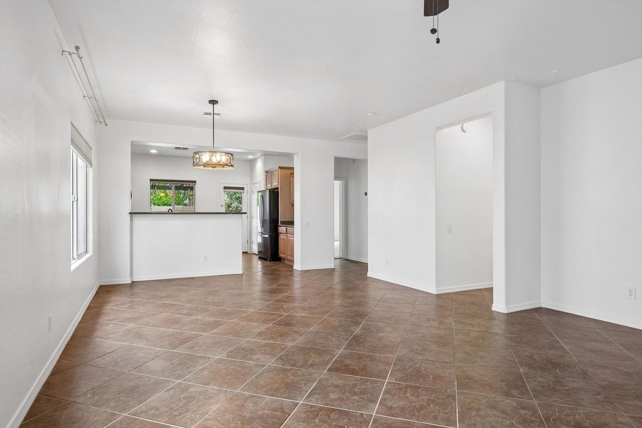11130 E Serafina Ave - Photo 6 of 33