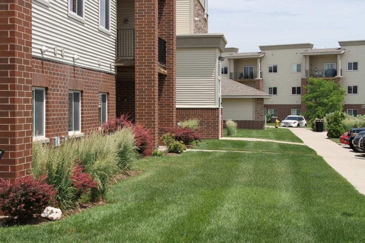 Fabulous Jordan Creek - Photo 2 of 25