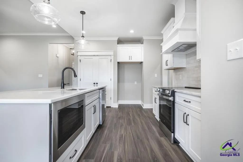 302 Willowbrook Ln #NA - Photo 5 of 18