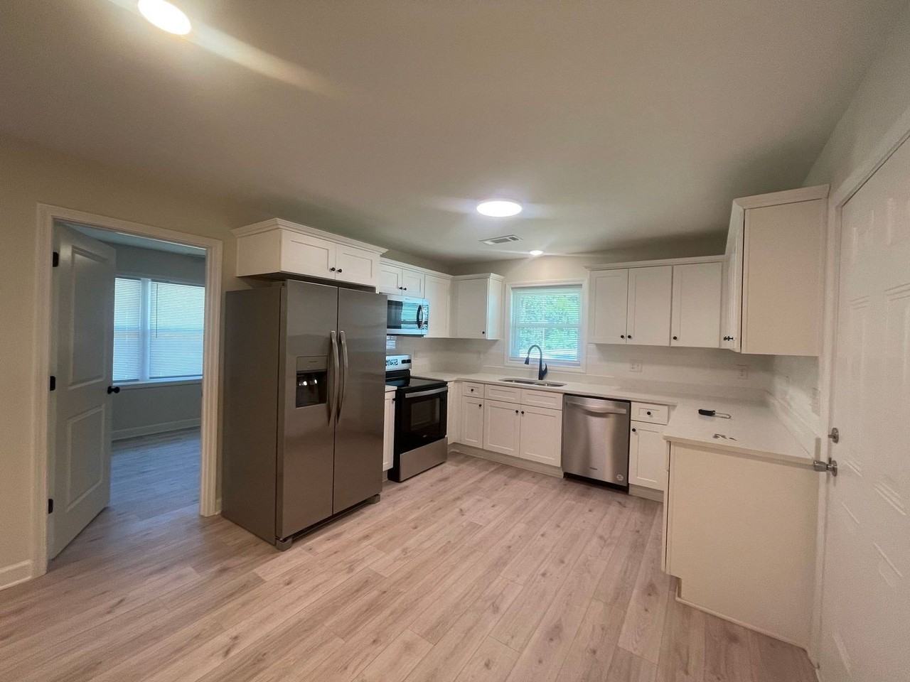 195 Barnett Shoals Rd - Photo 6 of 20