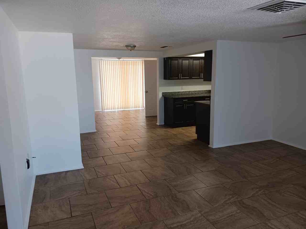 6830 Mesa Verde St - Photo 2 of 10