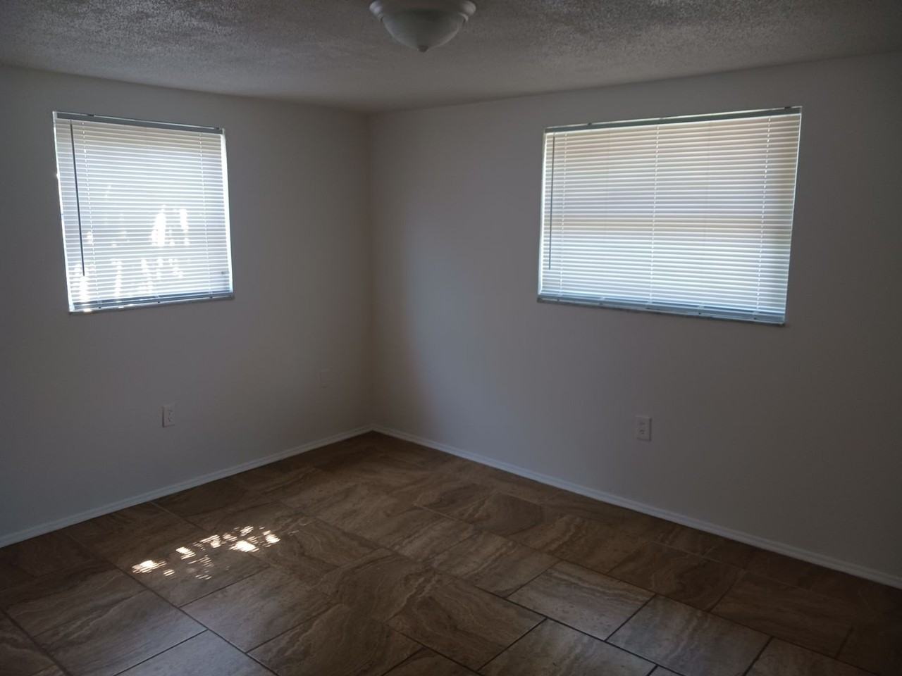 6830 Mesa Verde St - Photo 6 of 10