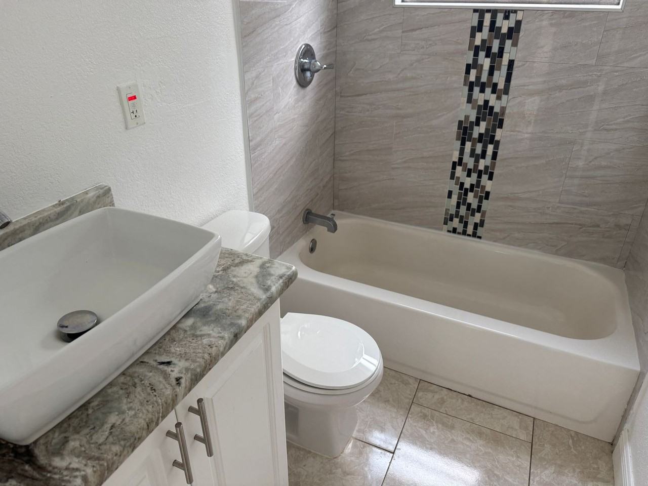 2406 E Cayuga St - Photo 5 of 9