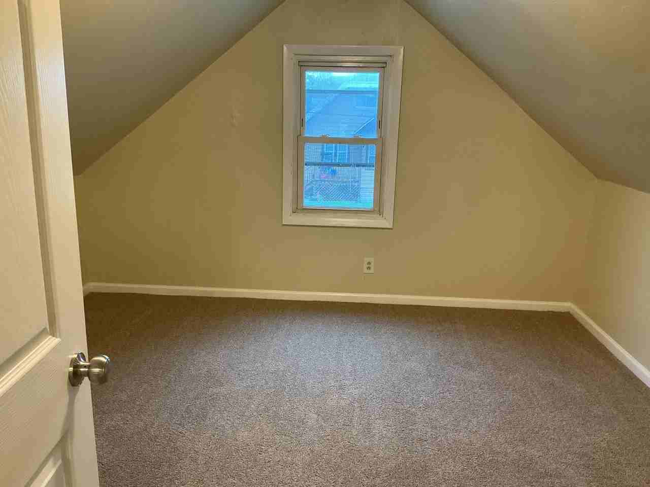 4062 N 7th St - Photo 3 of 14