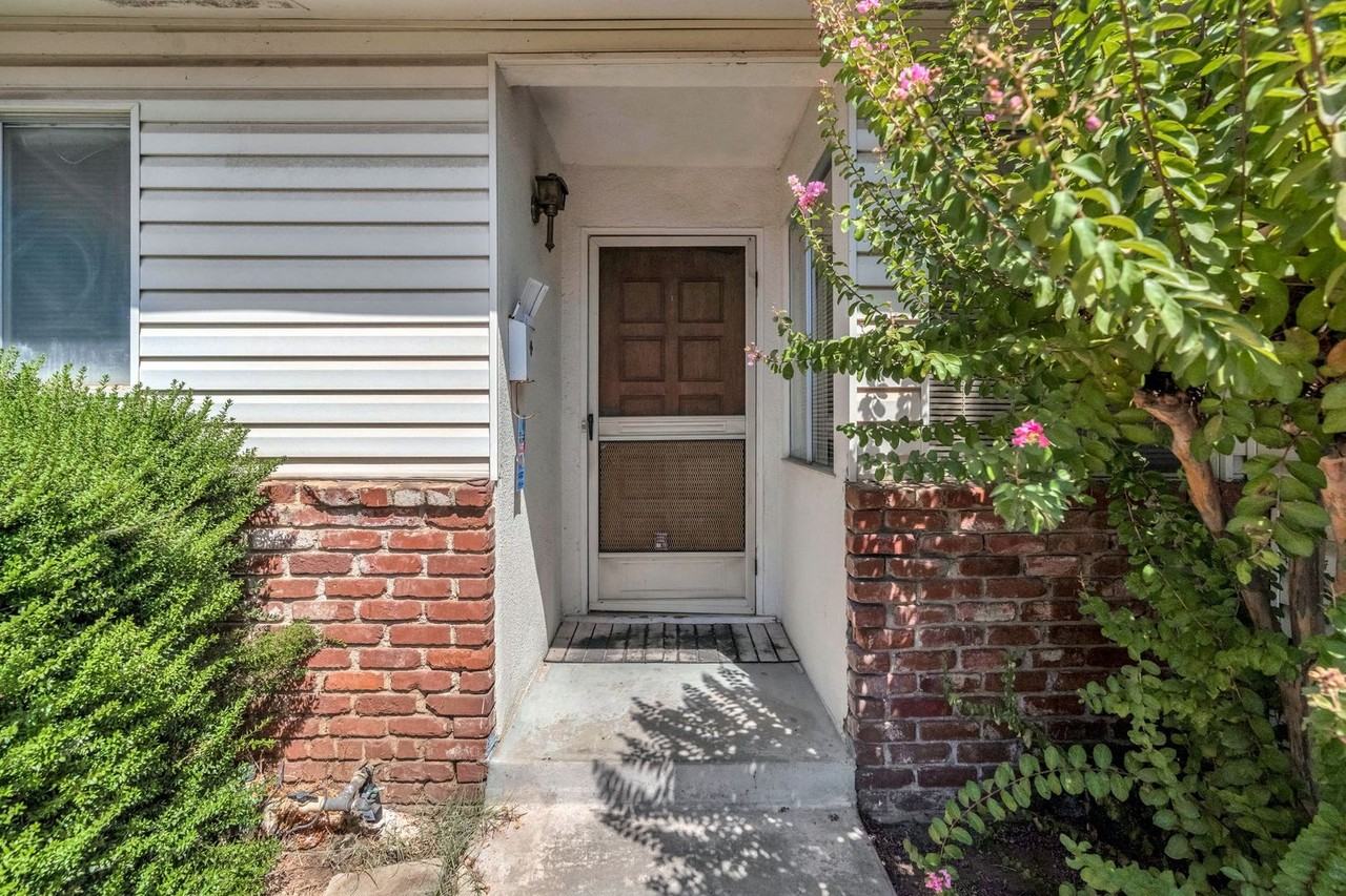 2603 Harvard Ave - Photo 4 of 26