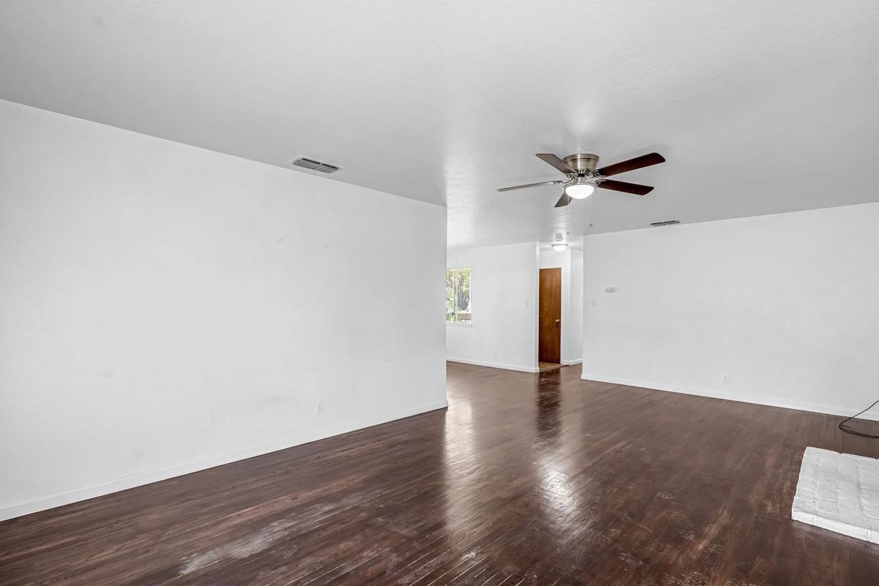 2603 Harvard Ave - Photo 7 of 26