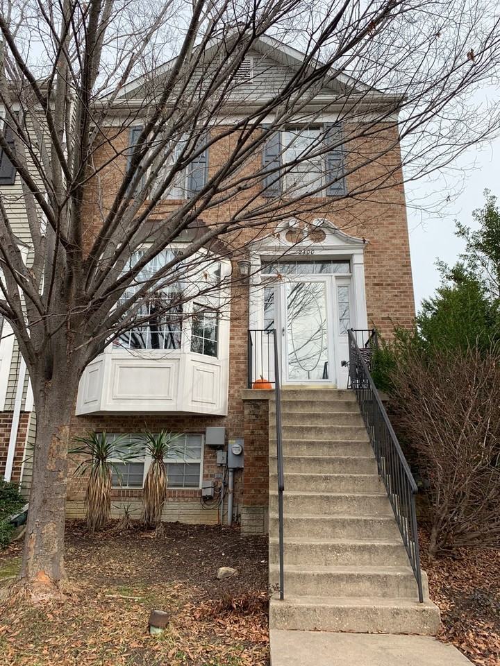 2400 Hamden Ct - Photo 2 of 18