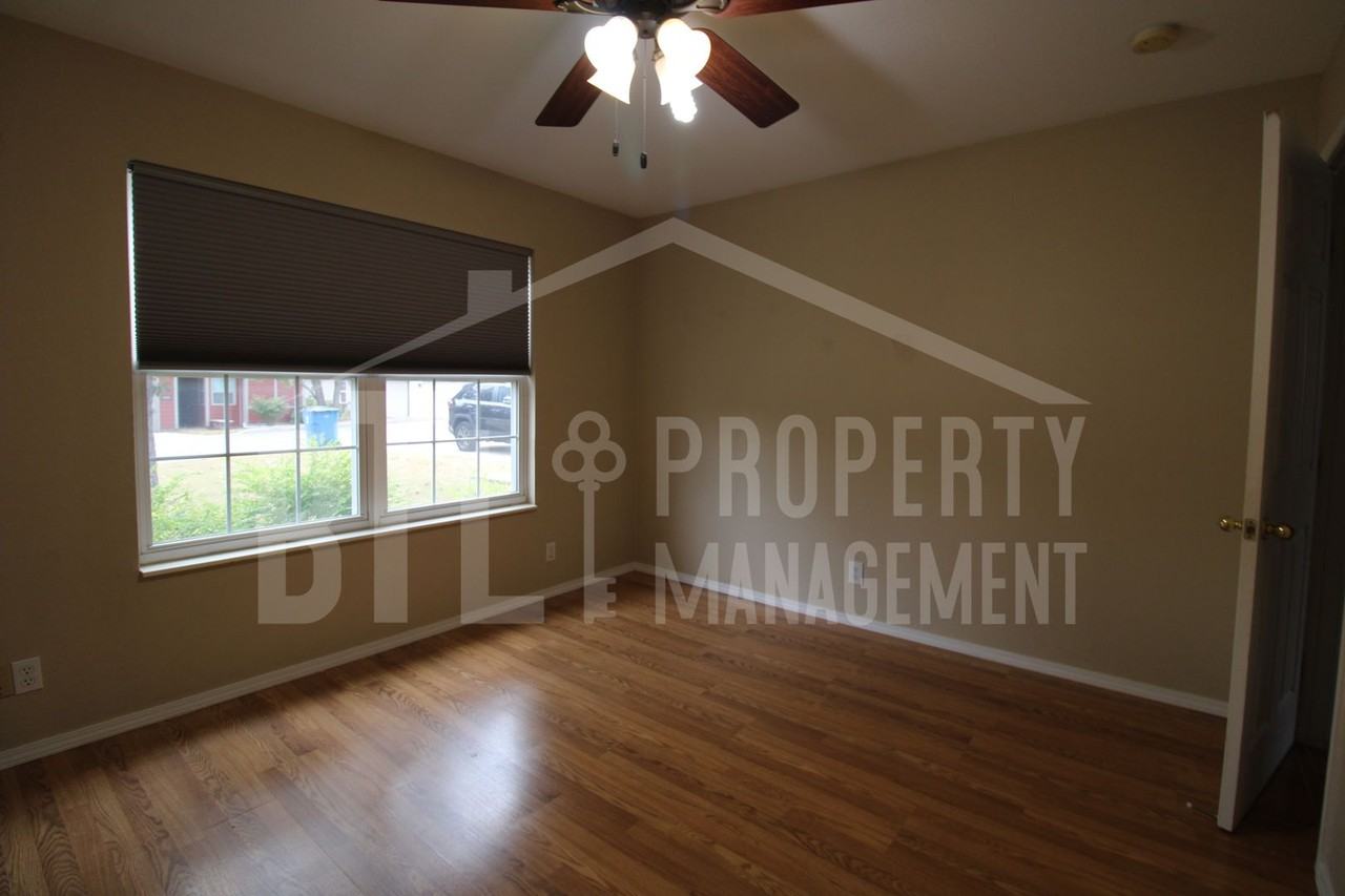 405 Deer Run Rd - Photo 2 of 15