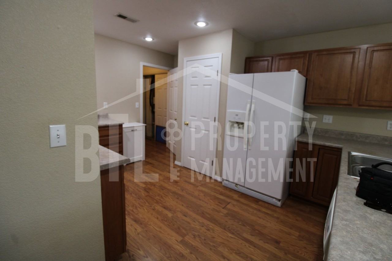 405 Deer Run Rd - Photo 4 of 15